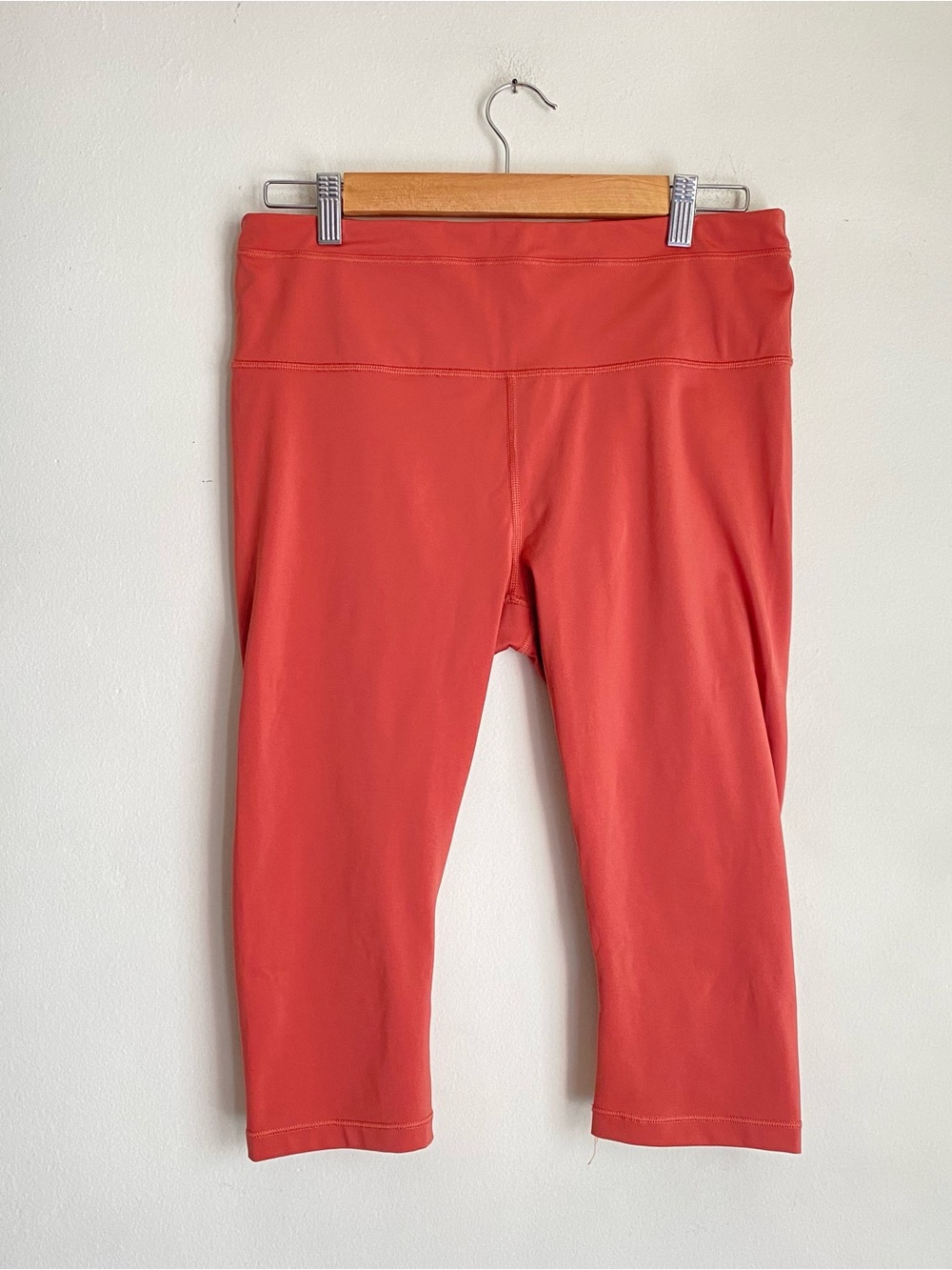 Athleta Accelerate Crop 3/4 Leggings